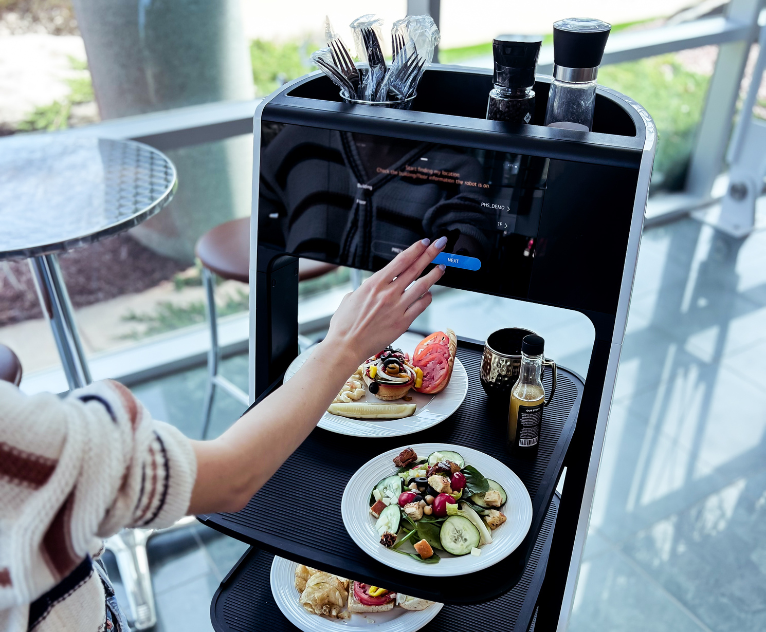 LG CLOi ServeBot: Food Service Robot